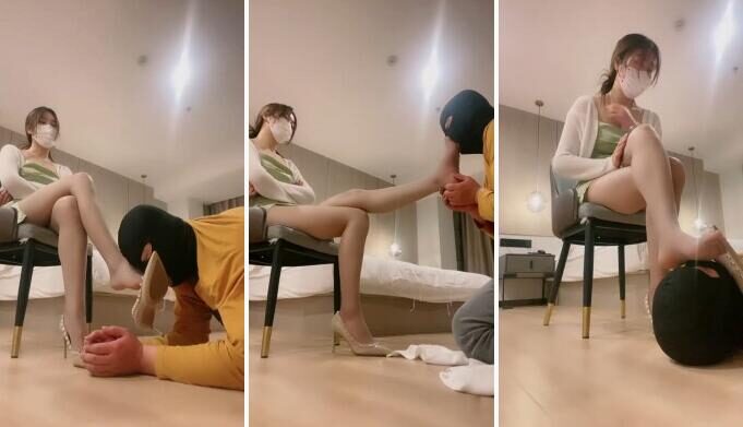 Routine live broadcast Chen Yan S silk foot training video playback download | Brother kneels down and begs for a drink of holy water