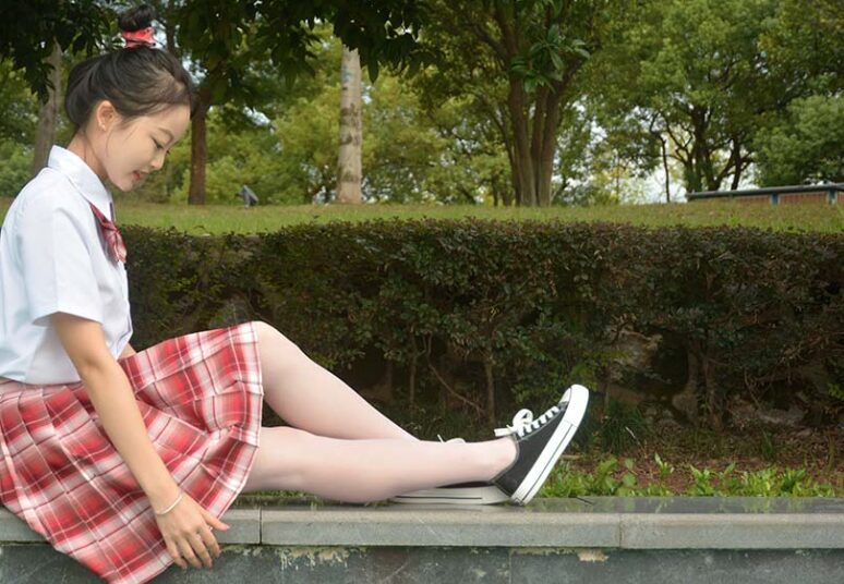 初夏女神 | 双双的大红JK制服套装(带视频) 1