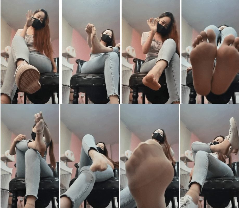 学妹语言诱惑丝袜裸足双脚踹脸POV