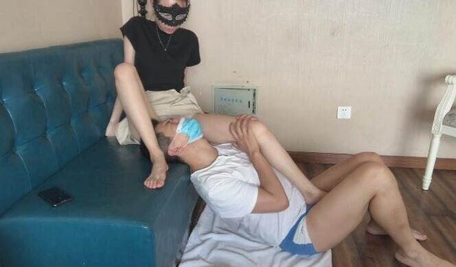 诗蔓|致命踩裆腿绞男闺蜜