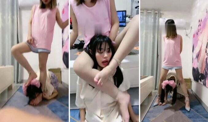 ccyouer|The bitch in heat is training her feet
