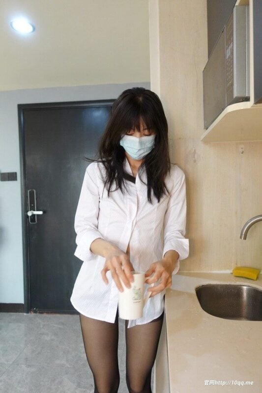 ROSI写真|ROSI口罩系列 NO.2172 白衬衣黑丝袜-视频截图
