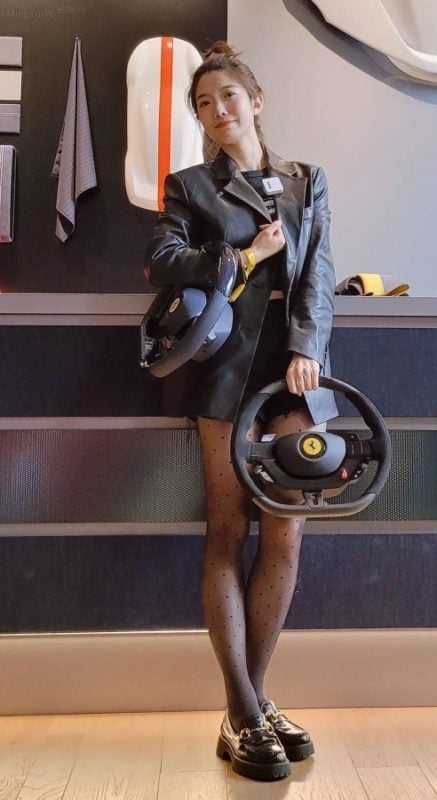 初晓敏|美女车评人初晓敏长腿丝袜
