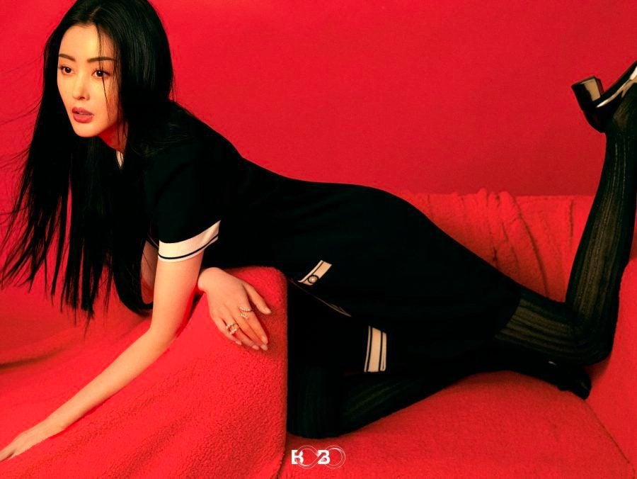张天爱|优雅复古条纹黑丝袜