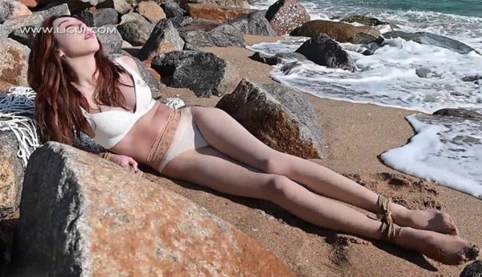 Ligui丽柜|HD视频 兔子 浪纱里的丝袜美人鱼