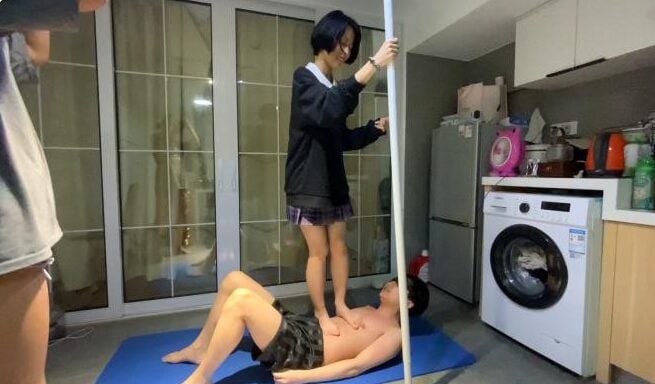 Loli sauce | 00s female school bully violent foot abuse trampling