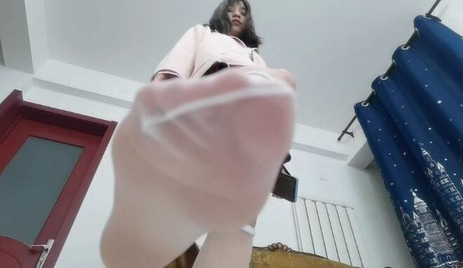 Yanjiao Studio | Jiaojiao JK giantess original stockings stepping on villain