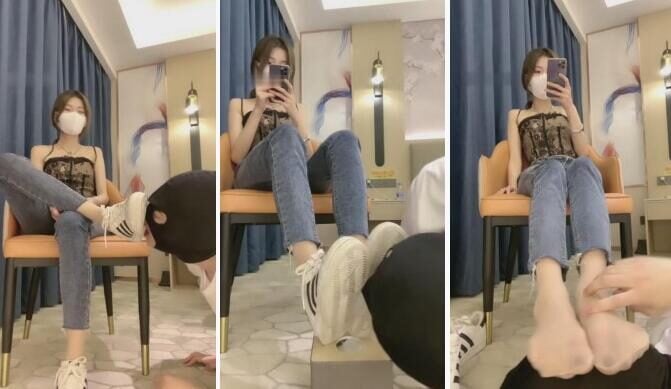 Xixizi | Peeping tutor gets punished