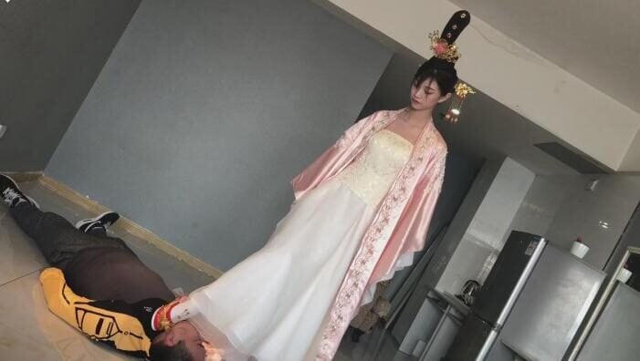 古装控 | 唐服踩脖子