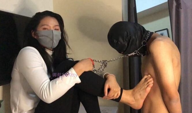 キティクイーン |極度の屈辱人間犬ボウル