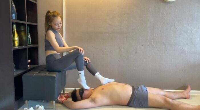 Egg-breaking Girl | Athletic Girl Training