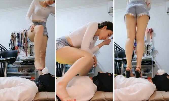 Weixi|White socks stuffed mouth saliva trampled