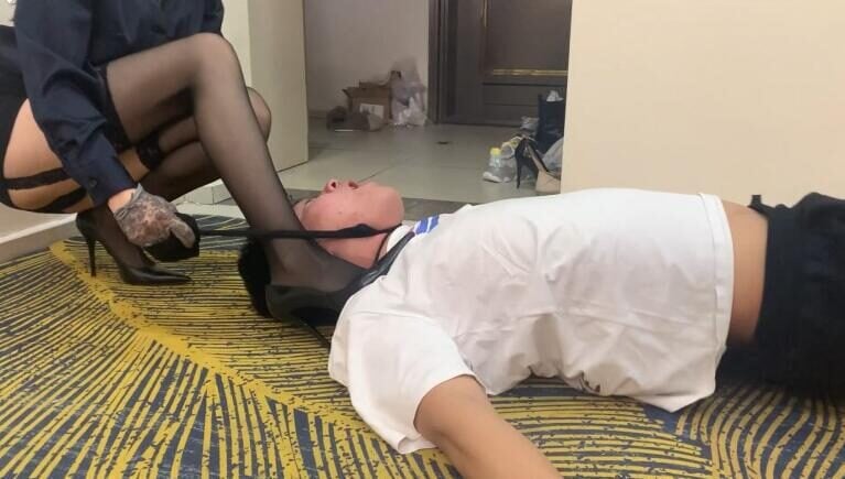 苏曼 | 黑丝女王勒脖子窒息