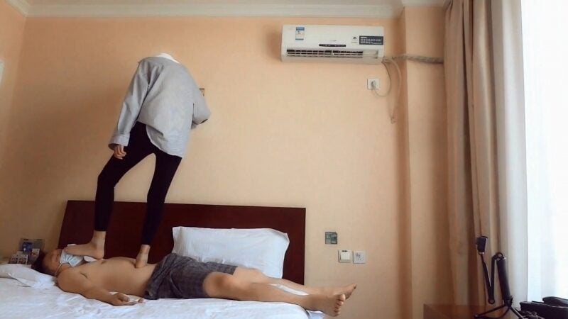Domestic SM Queen Xiaomei training video download | Custom short silk footjob training video