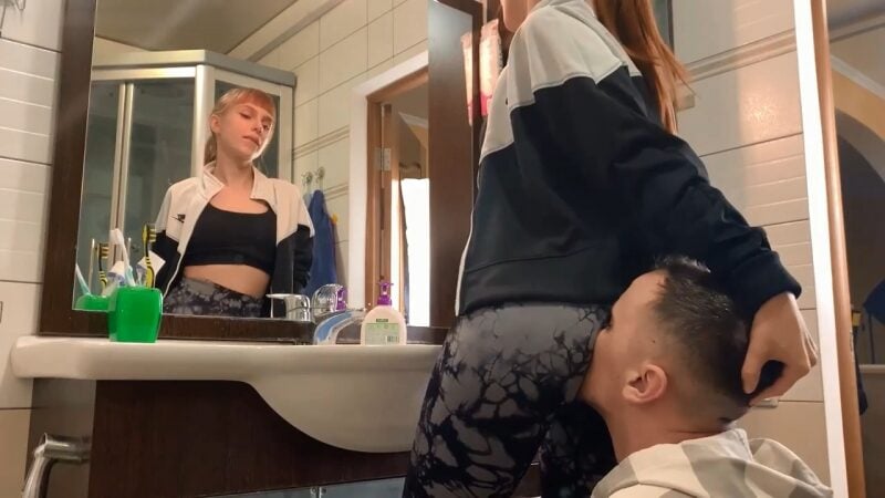 欧美SM女王口舌调教视频下载 | 女主运动后羞辱奴重度口舌舔干净菊花里的香汗