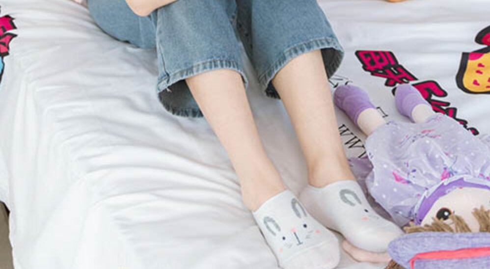 Wulian Media | Ranran - Converse canvas shoes and white short cotton socks (with video)