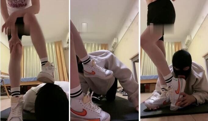 Xiao Ni | Sports goddess original white socks severely abuse dog