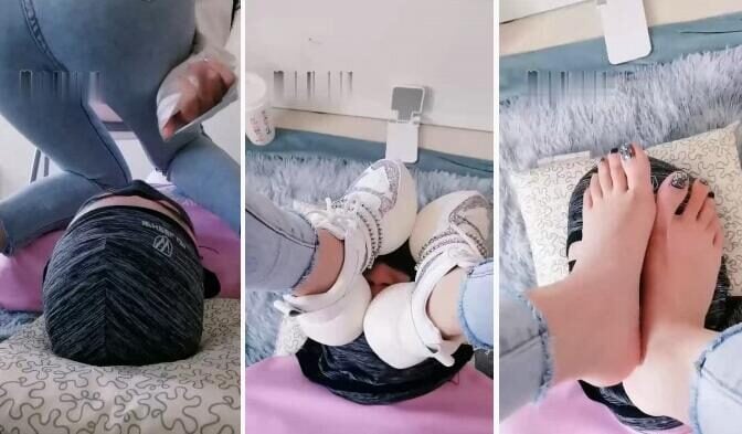 Enlightenment teacher | Humiliation stepping on the mat