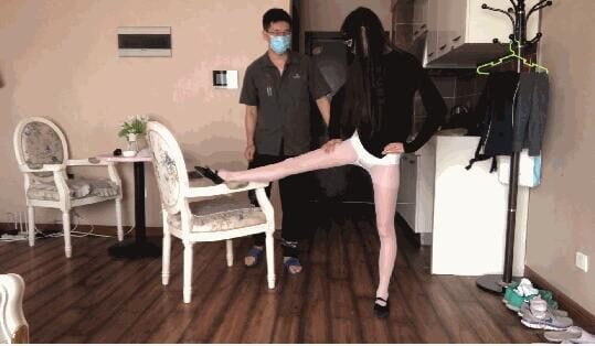 活力诗蔓 | 舞蹈鞋校花被男老师虐待美脚