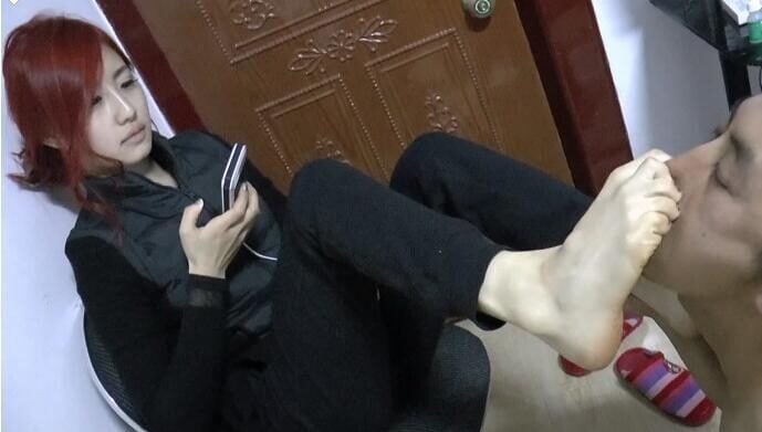 Ice Age | Black Ice S Home Tuning Dog Licking Feet