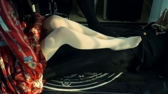 丽塔女王s调教视频下载 | 两个女王lo娘装玩弄下贱下属