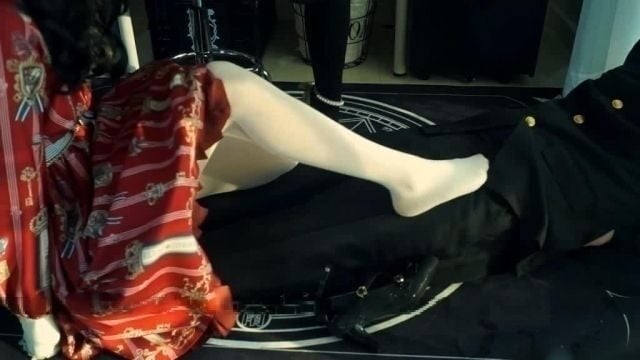 丽塔女王s调教视频下载 | 两个女王lo娘装玩弄下贱下属