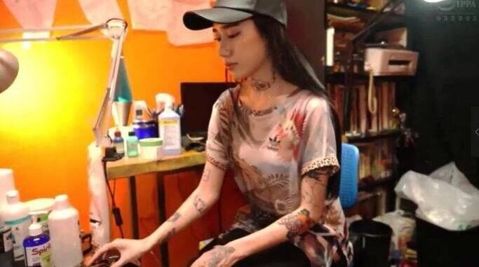 水森 | タトゥー女神の足フェチ調教