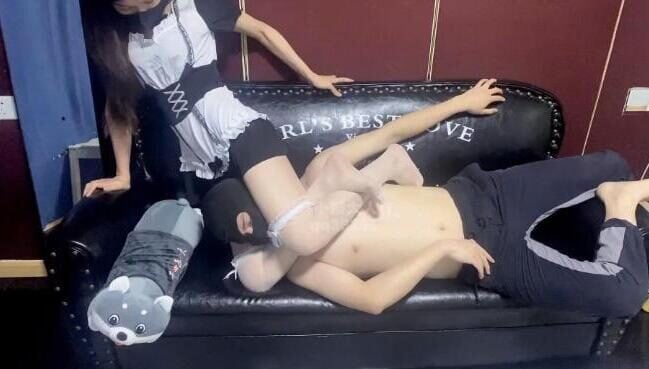 Suzhou Wan'er S | Maid strangles and suffocates dick with white silk