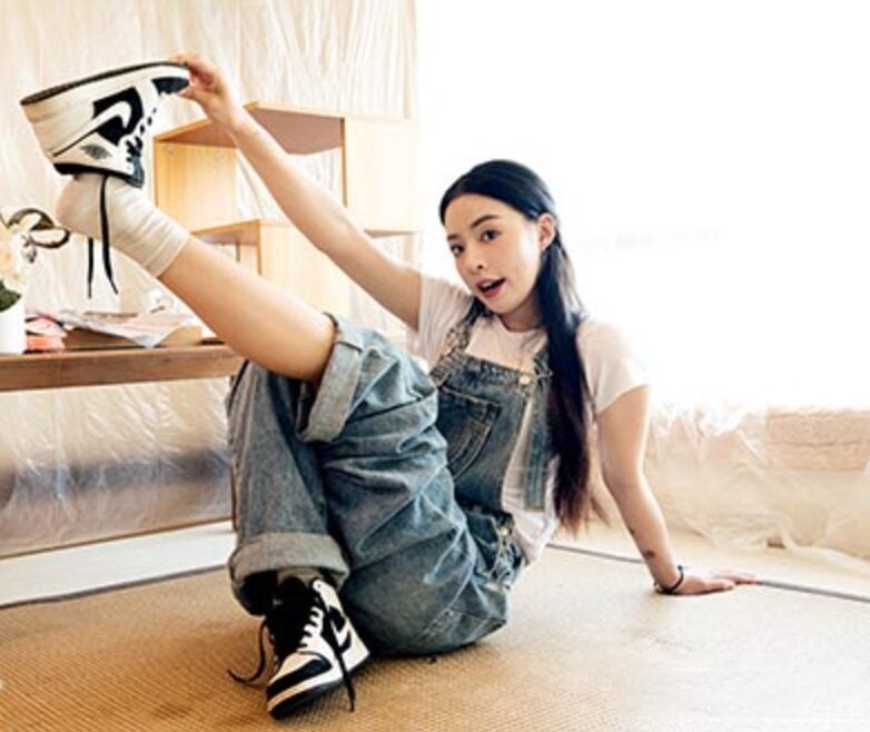IMZSOCKは美しい足を愛する |琴子の白ソックス素足