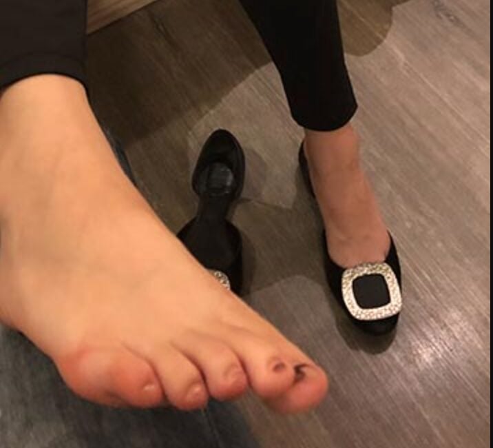本足摄影 | 约大四播音系女主持(带视频)