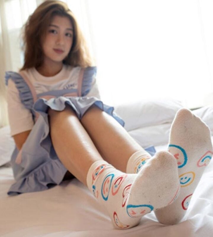 IMZSOCK爱美足 | 小雅的可爱白袜脚