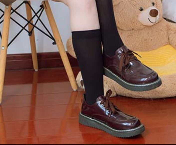 ウーリアンメディア | Xixiの黒ニーハイソックスJK服は優しくて淫ら（動画あり）