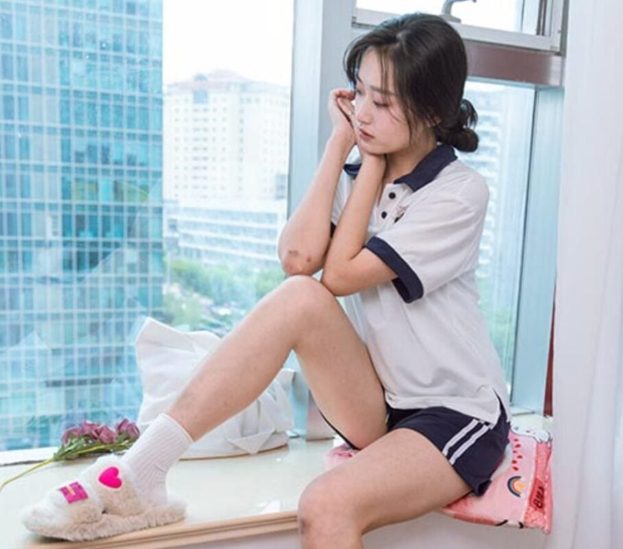 物恋传媒 | 小敏白袜毛毛拖鞋之夏季光阴(带视频)