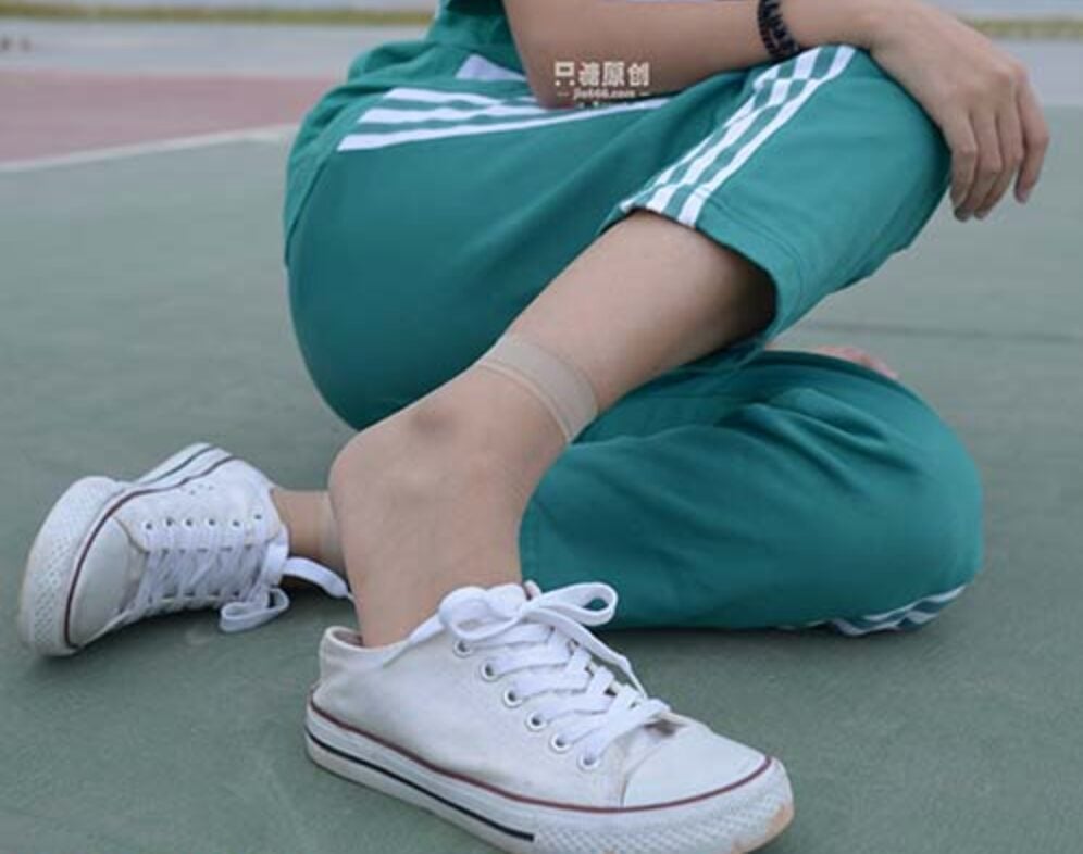 只糖视觉 | 小米酱校服短丝袜帆布鞋之安然于甜(带视频)