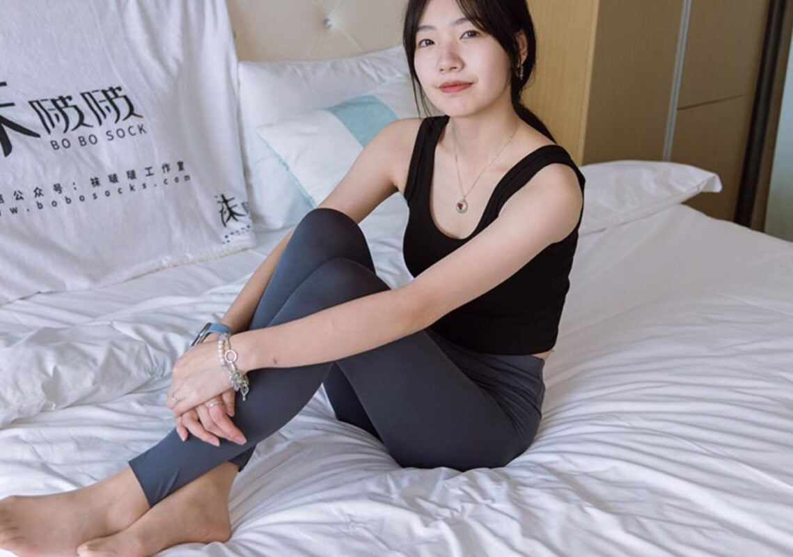 袜啵啵212期 | 小甜豆之运动鞋、肉丝、瑜伽裤裤里丝(带视频)