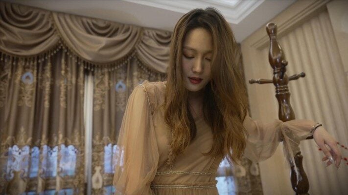 奴隶岛 | 女同事高跟鞋丝袜脚开发脚奴