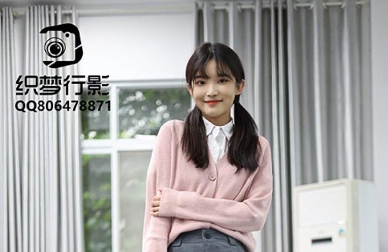 Dreamweaver Image | White socks, small leather shoes, double ponytail girl dance studio monologue complete version (with video)