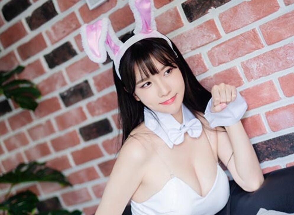 BlueCake | Ahrin – White and Black Bunny