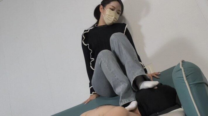 女神学院 | 稚主KK白袜女王棉袜踩踏踢裆