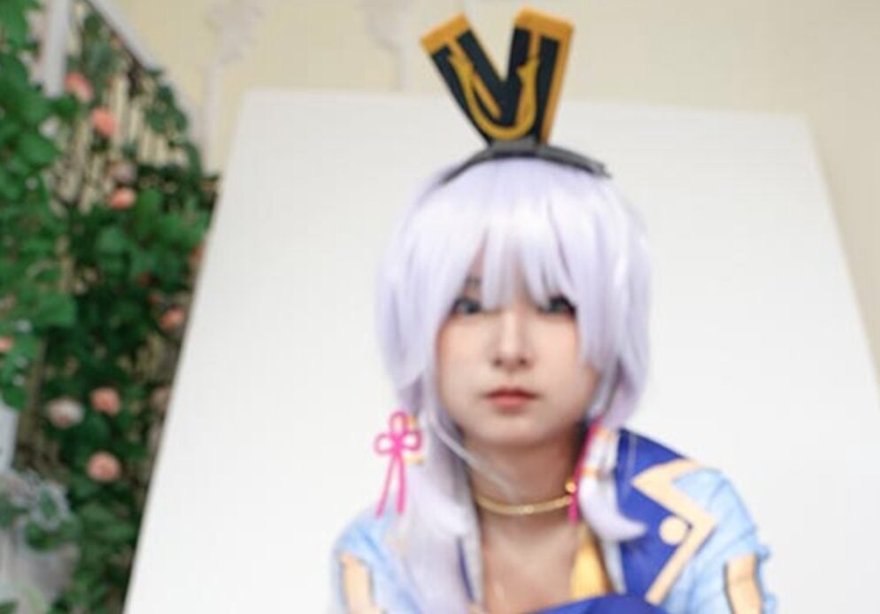 觅芙少女 | 娜娜白袜木屐cos神里凌华 巨人踩踏(带视频)