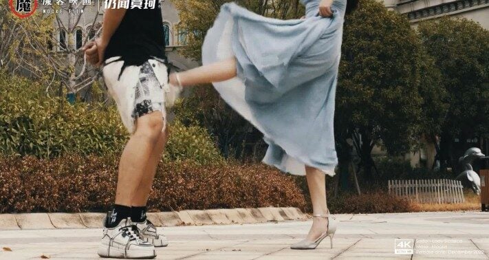 仍闻莫珂 | 荒堡里姑娘高跟鞋踢裆调教-配图