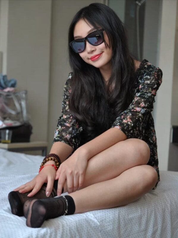 Lele | Floral Print Short Silk Show - Video Screenshot