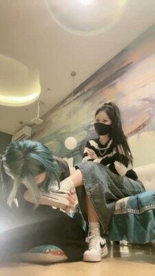 桃幼幼 | 发骚闺蜜下跪做狗/袜子塞嘴