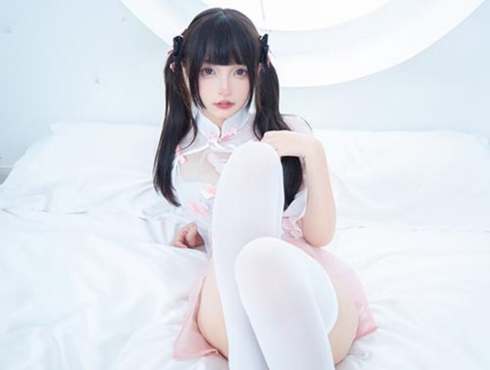 神楽板真冬 | 白丝大腿袜丝袜Cosplay蜜桃雪糕(带视频)