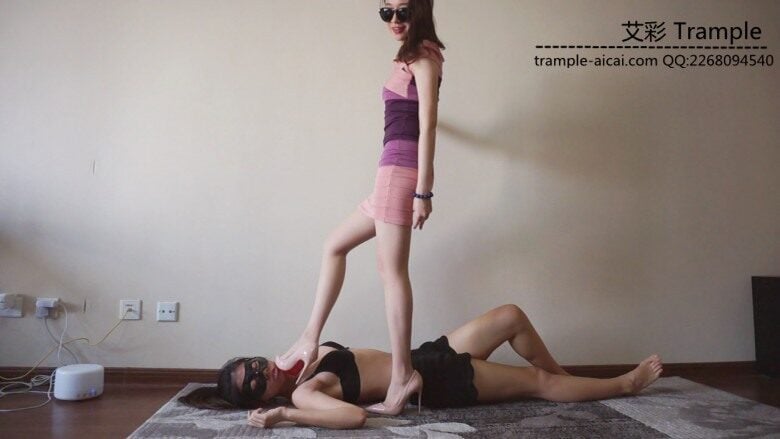 小妮女女 | 超美肉丝高跟玩弄调教女M