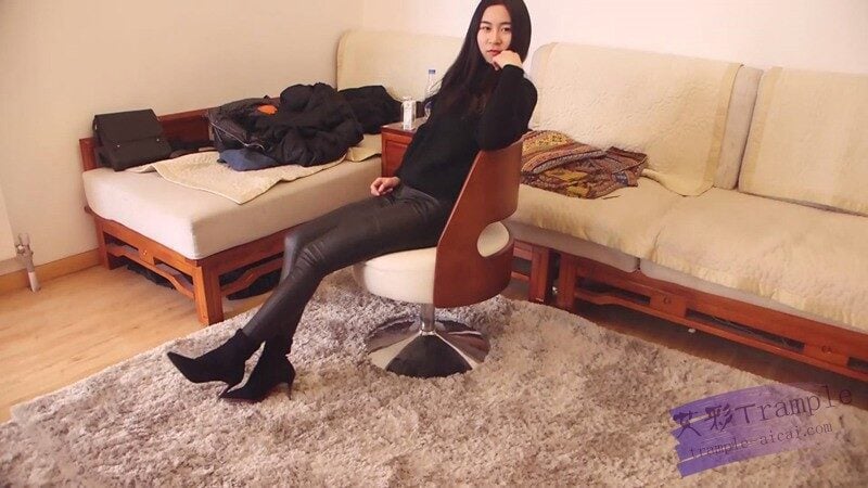 艾丝女王 | 绝美紧身皮裤丝袜足底