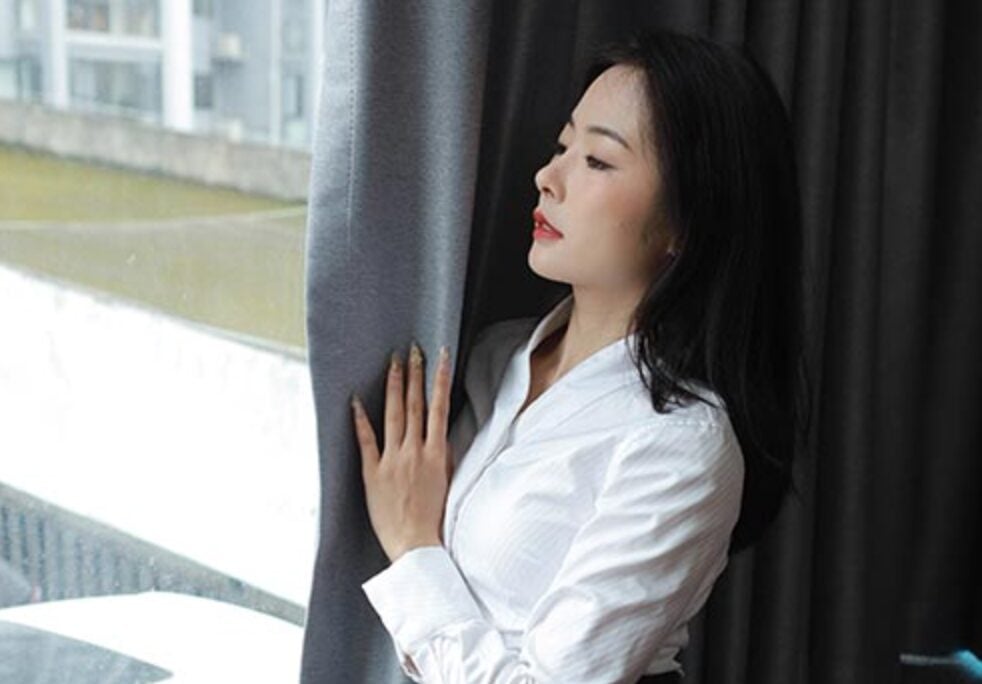 IESS异思趣向 | 丝享家系列之小金黑丝袜落地窗制服