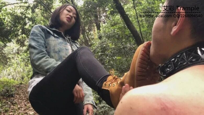 湘香女王 | 野外负荆请罪的狗