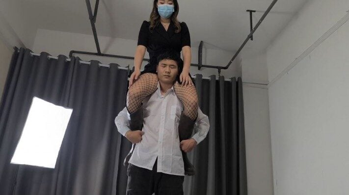 女神学院·温妤 | 路遥知马力网袜皮靴调教