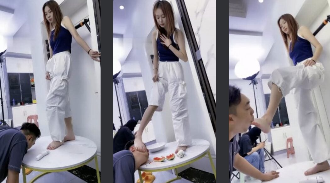 麋鹿银儿 | 闻舔高帮匡威原味白袜/踩踏喂食-视频截图